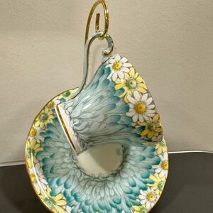 Aynsley Daisy Pattern Teacup and Saucer Set -